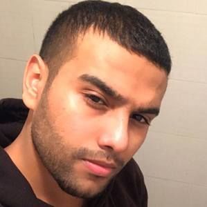 Meet your Posher, Moe